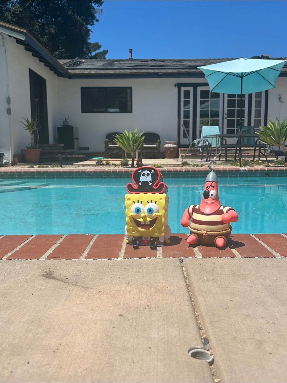 SpongeBob & Patrick Pool Toys - Yellow & Pink Pirate Figures